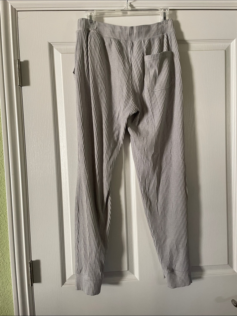 ALO YogaLight Gray Ribbed Jogger M - Picture 5 of 5